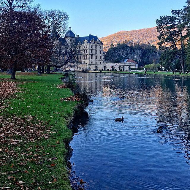 darky38000's tweet photo. #gre38 #igersgrenoble #isere #iseretourisme #alpesishere #patrimoine #revolution #chateaudevizille #vizille #frenchcastle #parc #park #automne #autumn #vizillecastle #promenade #visitisere #photooftheday #iphoneonly #iphonephotography #instagram #grenobl… https://t.co/UU3YUhCQ9L https://t.co/jwBis5iwvf