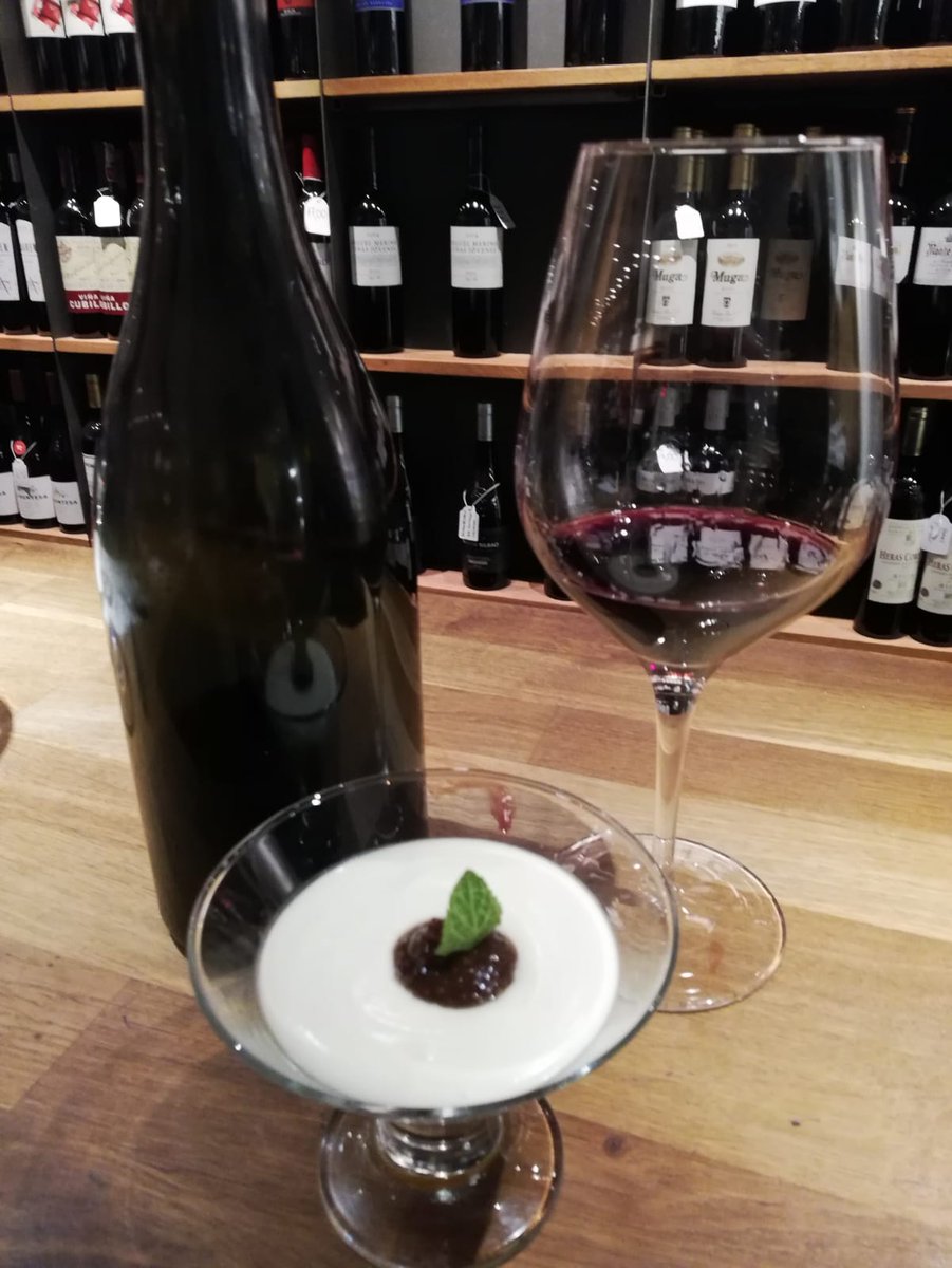 latavina's tweet photo. #finalperfecto con este #Pontac dE portiles 2008 y cremoso de #quesocamerano con coulis de higos. Nos vemos en las #cataslatavina #callelaurel #logroño #lalaurel https://t.co/YKSyLNOFdT