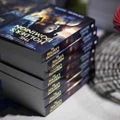 GeneseDavis's tweet photo. Help me celebrate the day I chose to spotlight a woman in tech and gaming. #HoldersDominion is about an unforgettable heroine going head to head with a #hacker.  #womenintech #womeninbiz #author #amwriting #gamedev #gamer https://t.co/OdhCRZgHnd