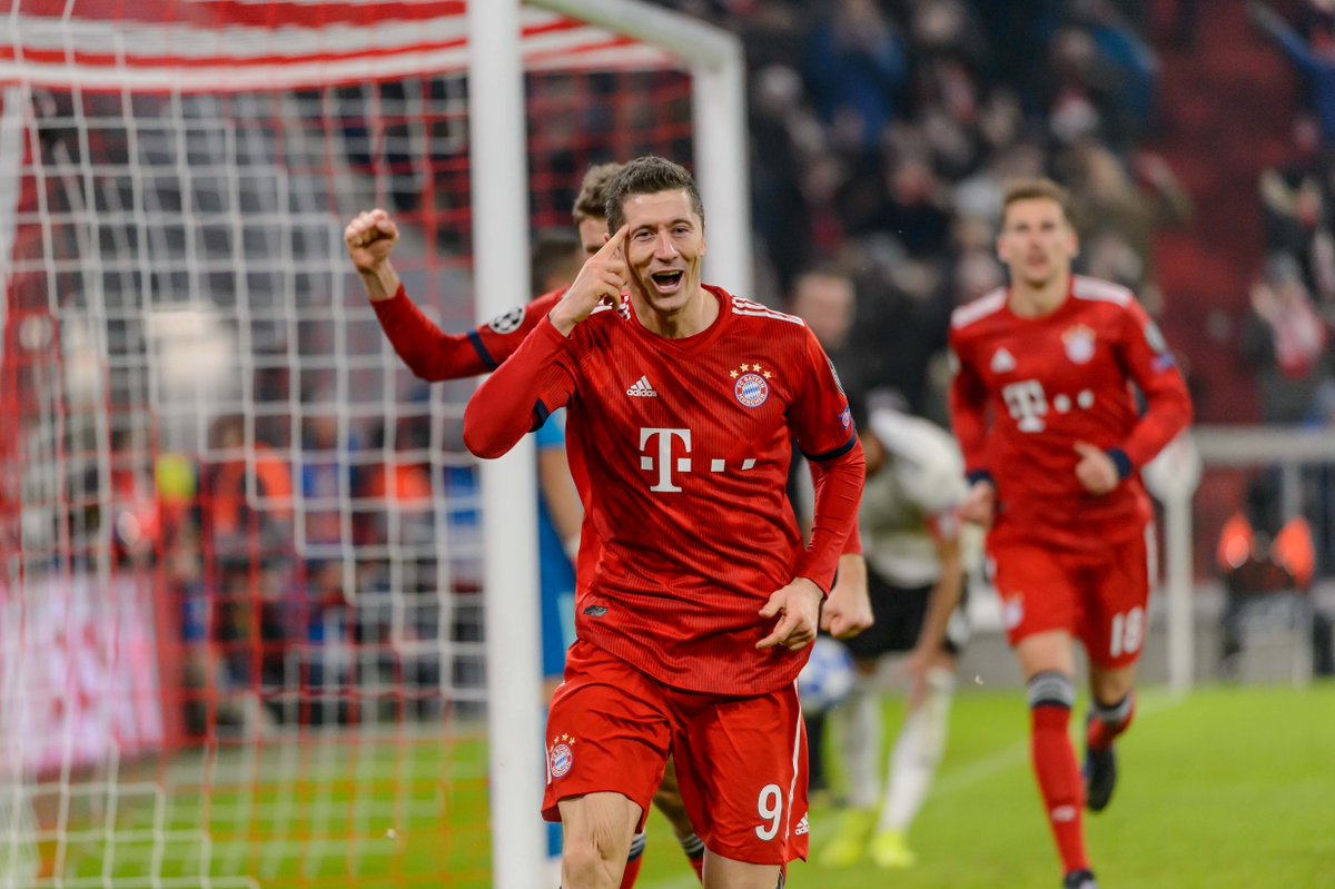 Lewandowski, celebrando uno de sus goles ante el Benfica.