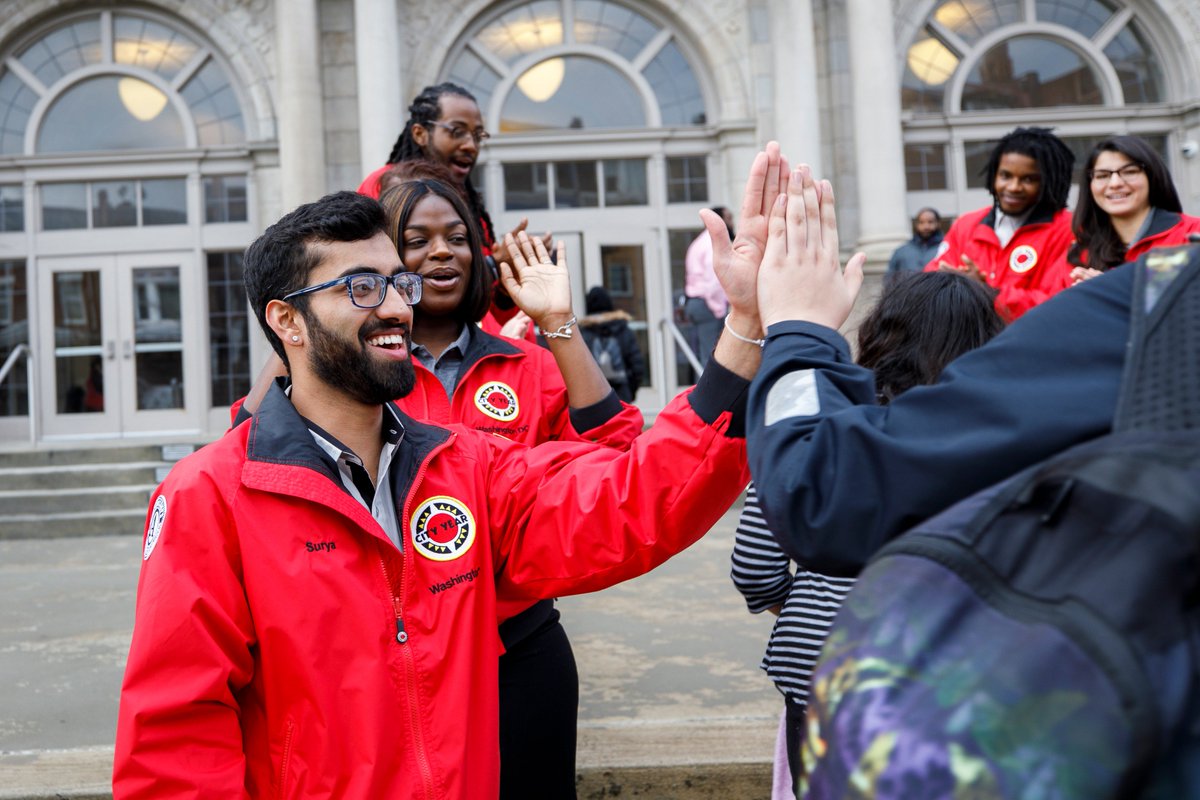 CityYear's tweet photo. Thank you to everyone who has already supported us on this #GivingTuesday! If you would still like to make a donation, head over to: https://t.co/vkVxNQUdnm https://t.co/nNgyByXfJK