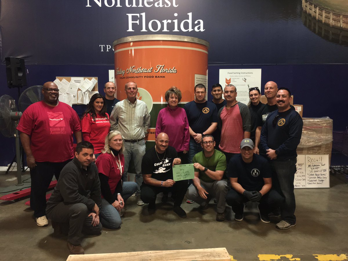 zetrouer13's tweet photo. Giving back helps communities thrive and makes us all stronger. Excited to partner with feeding Northeast Florida for #GivingTuesday. #BofAVolunteers. @gregorybsmith4 @marthaebarrett https://t.co/KLVA7FkwTc