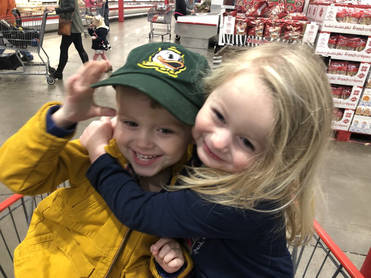 smasshlleyy's tweet photo. #costcodate round 2 💚💛 https://t.co/iFsBMMlCmK
