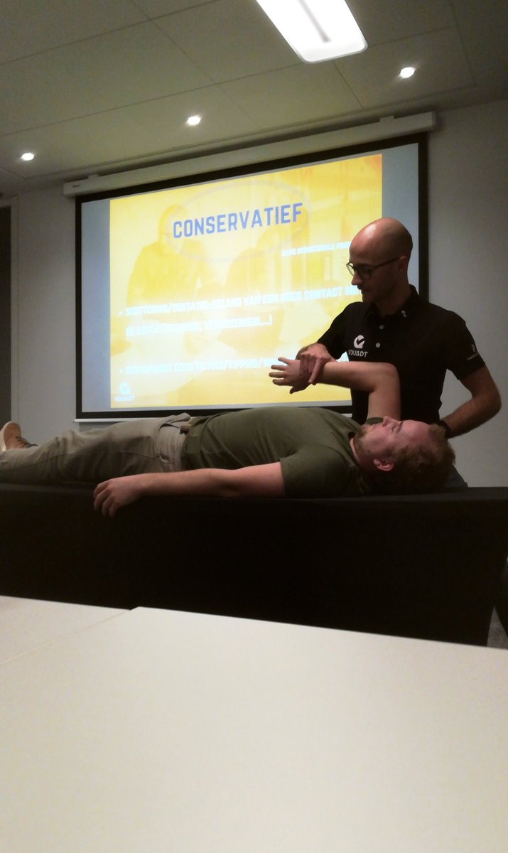 vanlommel_sofie's tweet photo. Great course by @ManuWemel and @SmartEduc_be on FAI and n. Supracscapularis entrapment !
#campusplus https://t.co/zhLvKCFSEd
