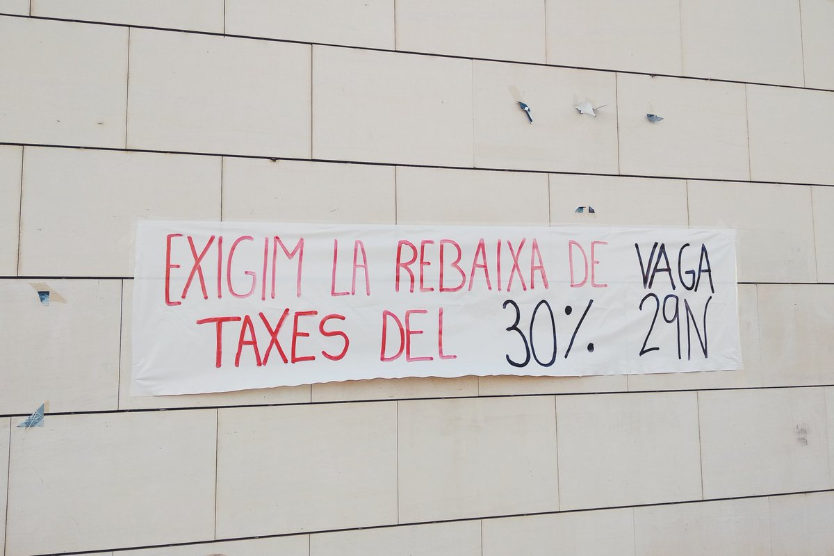 aecappont's tweet photo. Escalfem motors per la vaga.

Pressupostos sense rebaixa? Ni parlar-ne! Ja n'hi ha prou de taxes abusives i contractes precaris. Volem universitat pública 💪

Organitza't amb l'assemblea✊ https://t.co/Azwa5NMFal