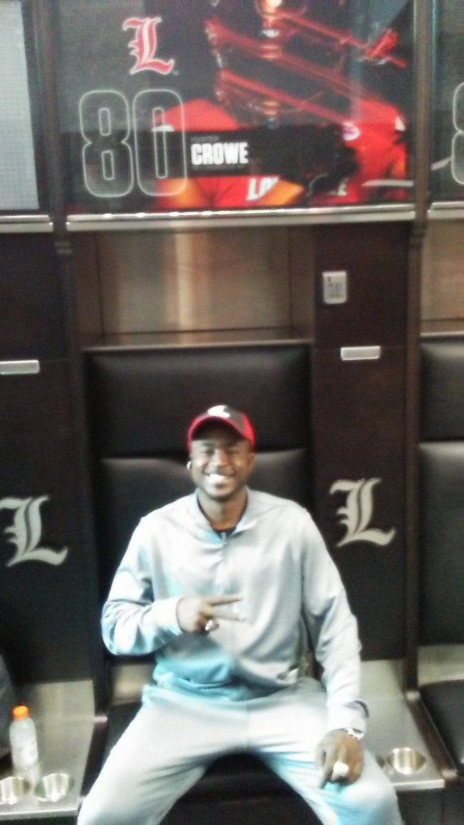 Wish i could put them pads back on again in the new locker. Brings back so many memories. Go Card!