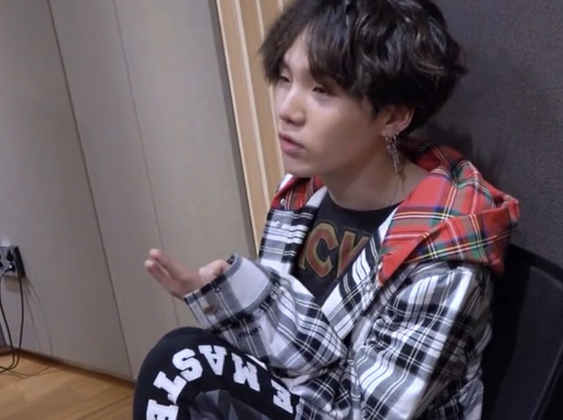 btslqpics's tweet photo. 𝕪𝕠𝕠𝕟𝕘𝕤 ♡ https://t.co/jjPFrKIJYS