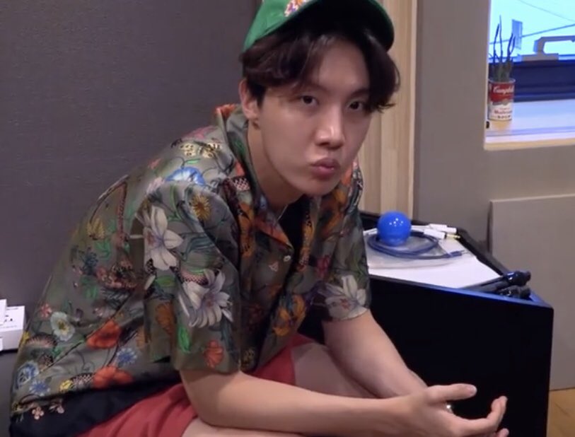 btslqpics's tweet photo. https://t.co/ruPh4TWqNp