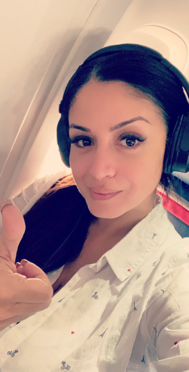 Carlaroxx's tweet photo. Love my #deltaone experience. First trip to Europe was even more amazing because of the #service. #champagnewhenyouboard #happytraveler #flyinghome @Delta https://t.co/M1Xg3xLdwL
