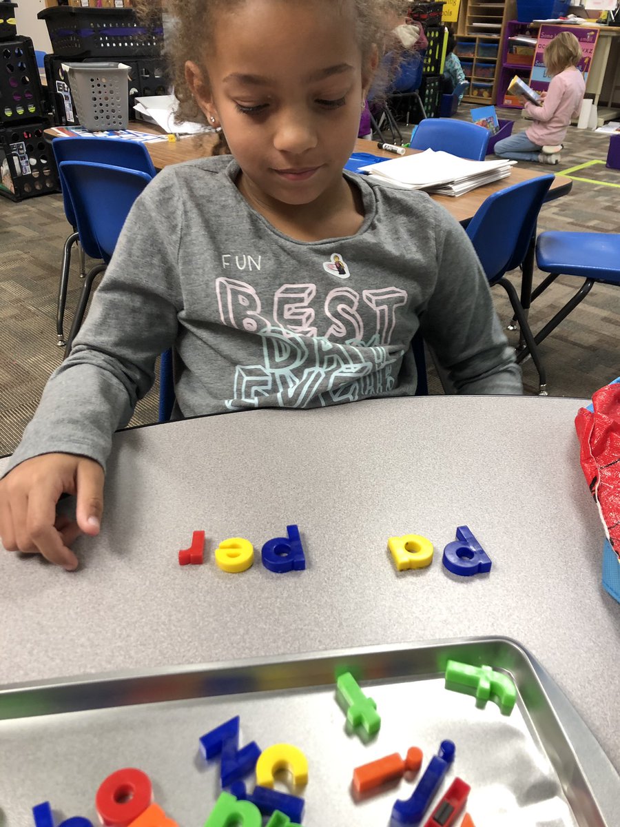 wendymaebranson's tweet photo. “Crashing” words together today #nisdela #tcrwp #hatfieldelem https://t.co/0dkJGn5dJI