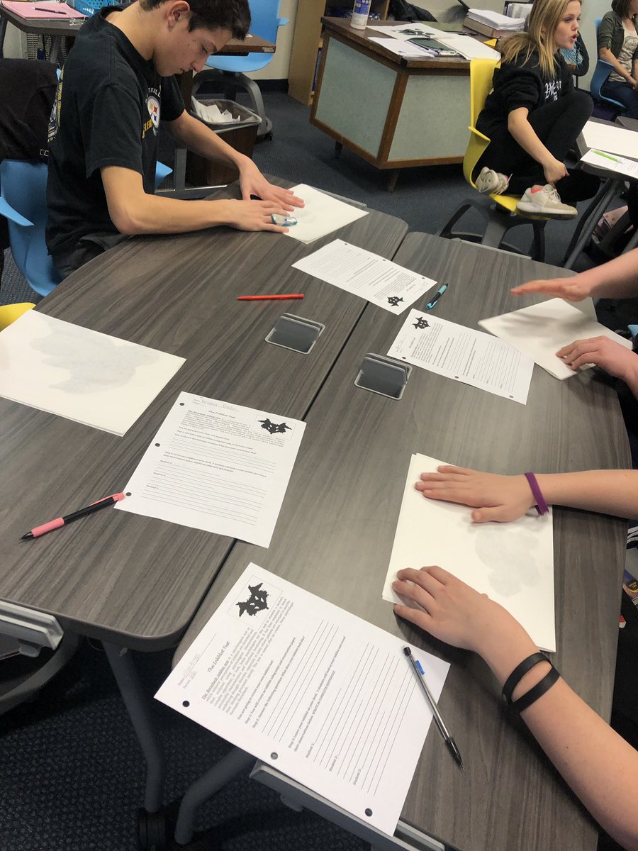 MissFratini's tweet photo. @L_Paddick is always so creative! We created and analyzed our own ink blots in class today. It was a perfect way to introduce our next story, Flowers for Algernon. 💐🐭💛 https://t.co/LK3BV34X0I