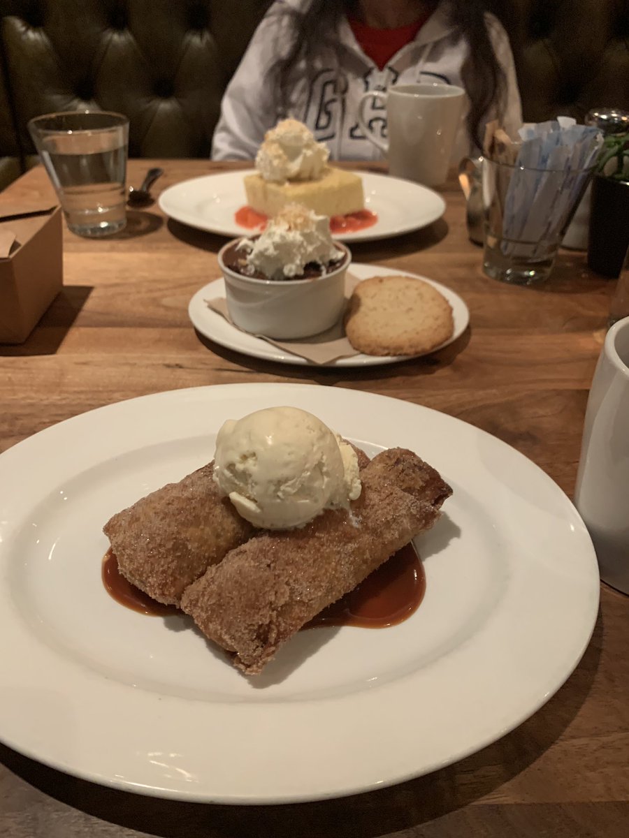 egxo707's tweet image. Dessert with my mom #dessert #fatboyproblem #sweettooth