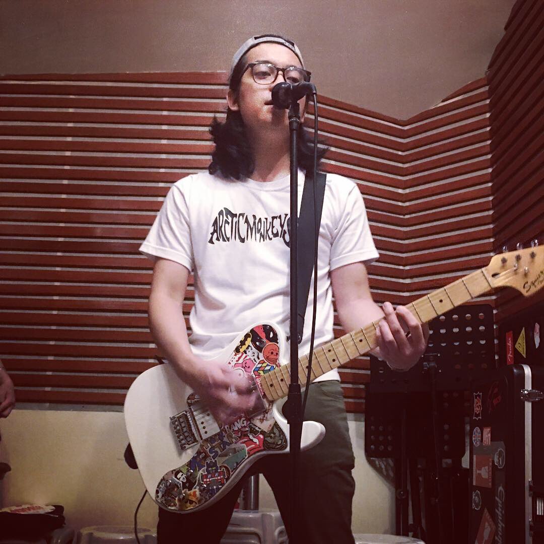the1221music's tweet photo. 05/11/18 | Manila, PH | Throwback
Band rehearsals at @soundbaystudio

#the1221music #poppunk #music #studio #manila #philippines #band #fender #sabian #musicians https://t.co/78yvYhVpba