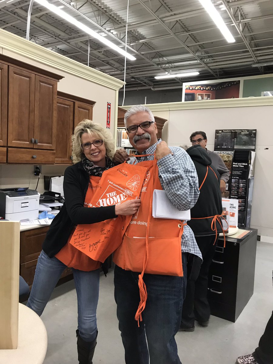 tmc_hd's tweet photo. #D94rocks @MattCramer179 @TeriJK . Great recognition today on walk !!!! Thank you Greg and Susan for all you do ! https://t.co/XjqbbLF8YB
