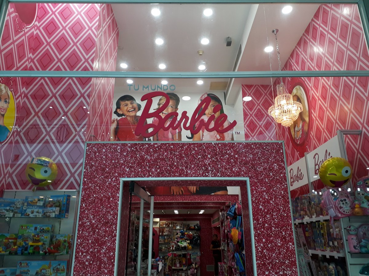 vanessabompart's tweet photo. @sundde_ve @DenunciasSundde metan el ojo aquí C.C metrópolis Edo. Carabobo juegan con la ilusión de los niños por los juguetes cuando lo vas a comprar dicen que aparece en 0 y que no se puede vender, para luego remarcar precios #usureros https://t.co/EnLVAvktUm