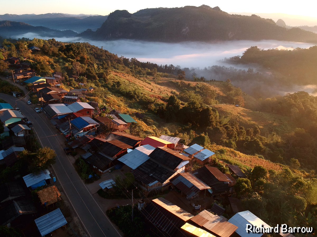 RichardBarrow's tweet photo. Drone photos of Ban Jabo in Mae Hong Son province as the sun rose revealing the sea of mist on the hills. Map: https://t.co/XsjjGCqeh0 #Thailand [Flight 1/3] https://t.co/zhHOcsQG1o