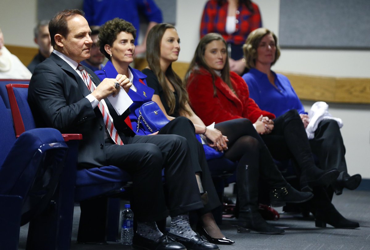 JayhawkTalk's tweet photo. NEW PODCAST IS UP - Episode 139 - "Smacker Miles Joins the Podcast"

Great chat with the one and only @SmackerMiles about @CoachLesMiles and the family's decision to come to Kansas. Thanks for joining us, Smacker!

iTunes: https://t.co/R98SjO1Z7d

Podbean: https://t.co/d7cjGHXdMB https://t.co/lAQ1WTBEjA