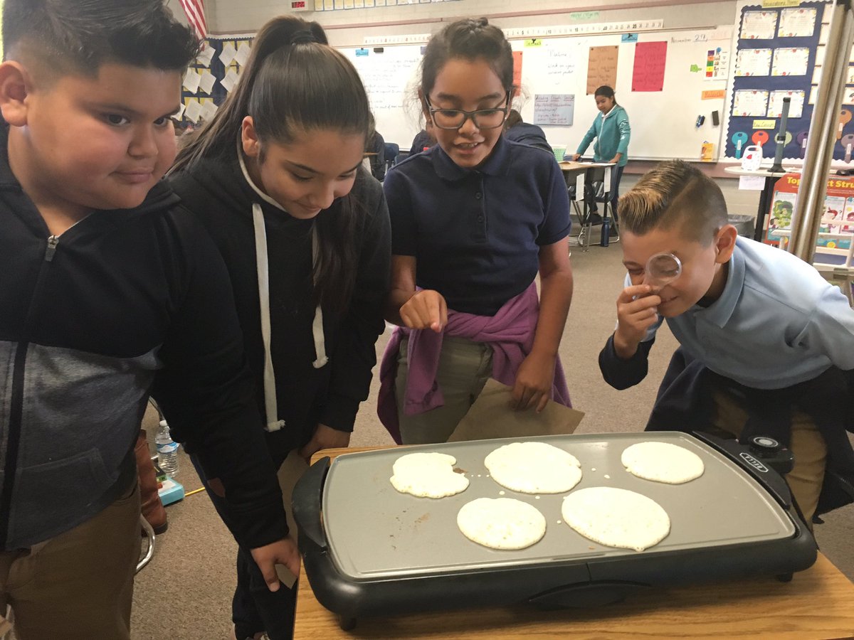 MaxwellTeam17's tweet photo. Exploring the properties of matter and having a good snack, too! #provocations 
#sciencerules 
@MaxIBPrincipal 
@MrsTateMaxwell 
@duarteusd https://t.co/PKzSoA4mDr