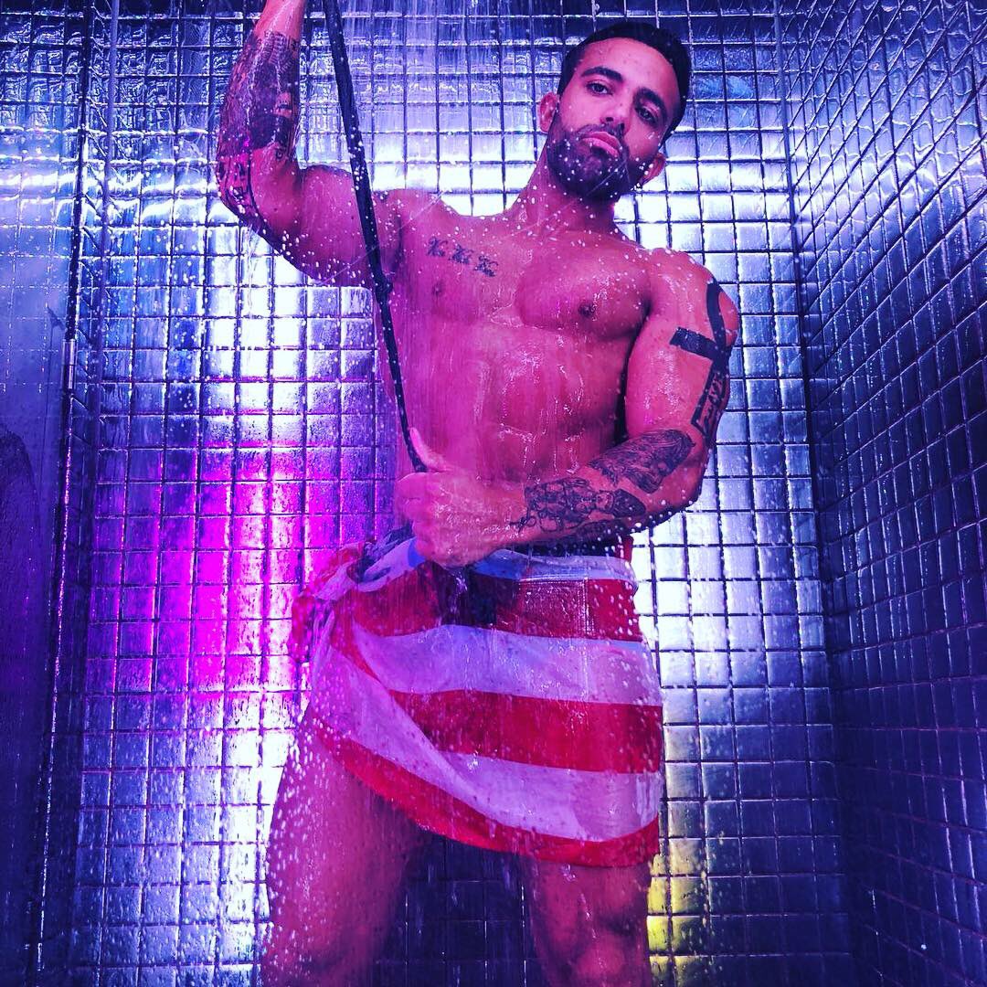 RAIDDBAR's tweet photo. Only @RAIDDBAR
#ShowerBoy #WorldFamousShower #ShowerBoys #Hotboys #Sexyboys #FitBoys #FitBody #RaiddBar #Paris #Marais https://t.co/RcDnc92gjW