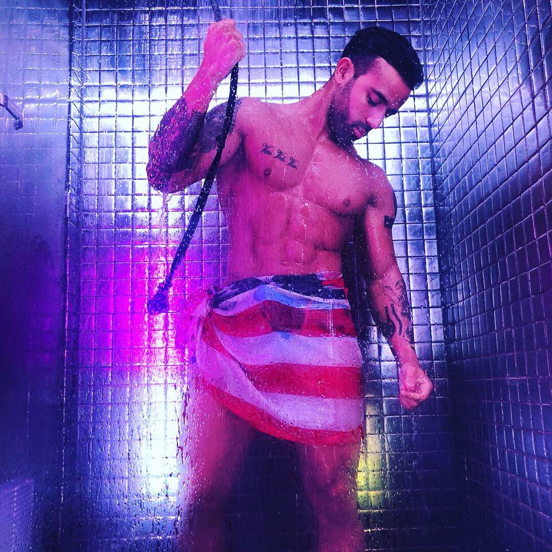 RAIDDBAR's tweet photo. Only @RAIDDBAR
#ShowerBoy #WorldFamousShower #ShowerBoys #Hotboys #Sexyboys #FitBoys #FitBody #RaiddBar #Paris #Marais https://t.co/RcDnc92gjW