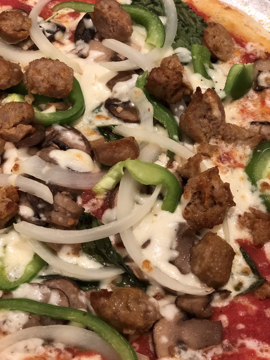 The Griffin - tomato sauce, sausage, mushroom, onions, green peppers, basil. #weeklyspecial #saltandtobacco #cabbagetown #blogto #toeats #torontopizza #eatlocal