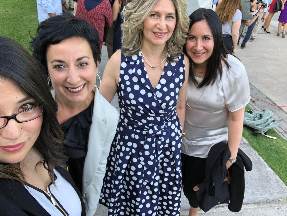 RedInvestChile's tweet image. Nuestras socias reciben su reconocimiento oficial como 100 mujeres lideres @ElMercurio_cl. Felicitaciones @olgabarbosa @UAustraldeChile , @barbaritalaram @usantamaria , @JackieUdeC @PanoramaUdeC y Marcela Sepúlveda @UTarapaca. Muy orgullosas de todas ustedes.
@Hay_Mujeres