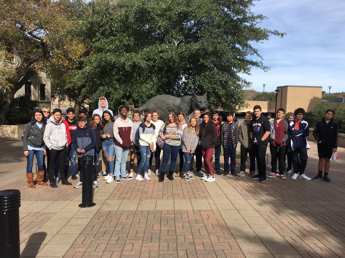 LHS AVID 9th graders learning about TX State. Enjoyed seeing a former AVID student while there! <a href="/LeanderHS/">Leander High School</a> @lhsprincipal18
