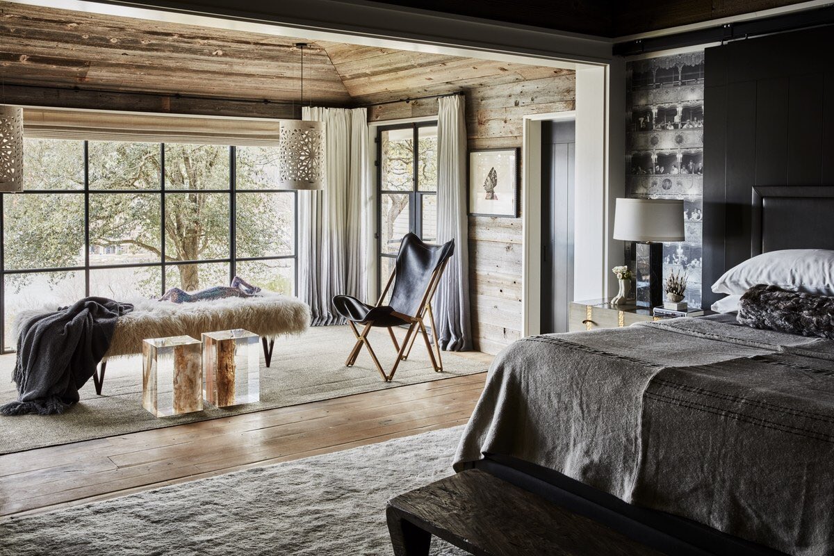 HWDCo's tweet image. We’re so excited to have our Natural-Face Texas Post Oak floors and custom cut white oak beams shown in @archdigest.
@JensenAckles had expressed a desire to have a floor that reflected opening a tree up and laying it straight down in his home. @FernSantini