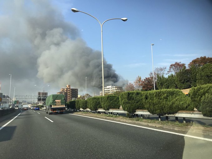 火事 コーナン千里山田店で大規模な火災 周囲に黒煙たちこめる ガスタンク近いし怖い 吹田市山田北 まとめダネ 火事 コーナン千里山田店で大規模な火災 周囲に黒煙たちこめる ガスタンク近いし怖い 吹田市山田北 まとめダネ