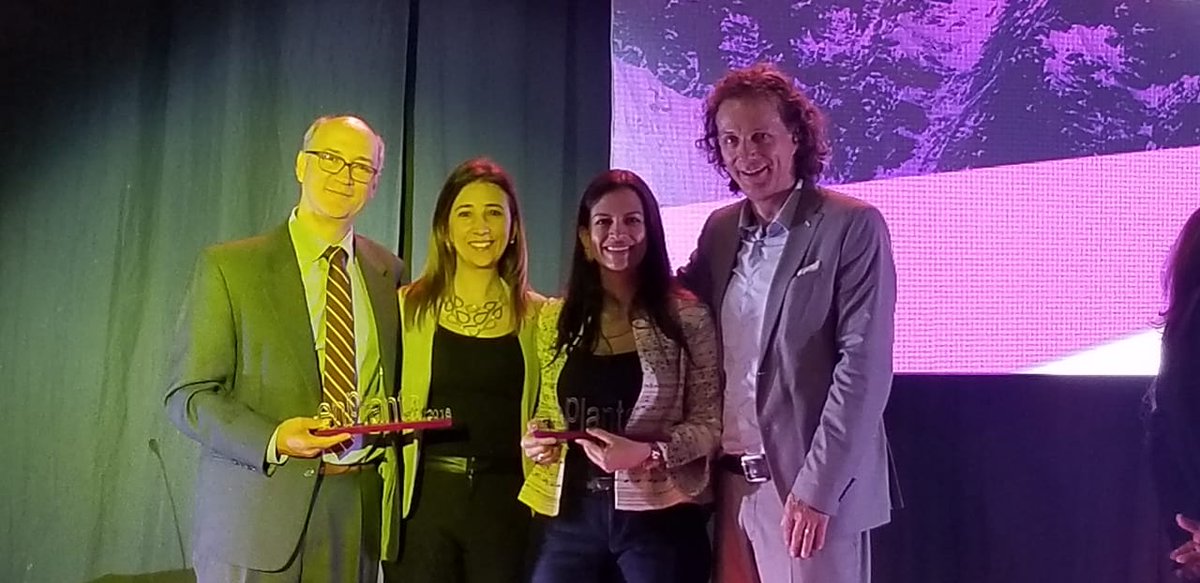 cta_co's tweet photo. Medellín celebra la productividad: 10 empresas y sus equipos de mejoramiento recibieron reconocimientos como las mejores de #enplanta 2018, un representante de cada una contará con un cupo para viajar a misión de aprendizaje a Japón 2019. Un programa de @AlcaldiadeMed con @cta_co https://t.co/qOF5qjoUnE