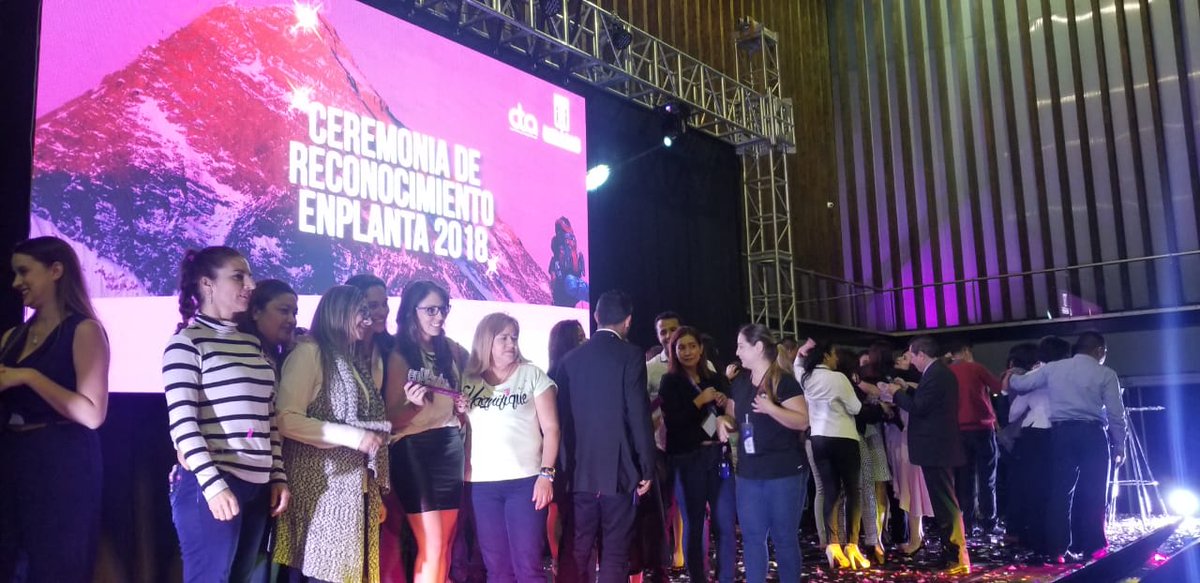 cta_co's tweet photo. Medellín celebra la productividad: 10 empresas y sus equipos de mejoramiento recibieron reconocimientos como las mejores de #enplanta 2018, un representante de cada una contará con un cupo para viajar a misión de aprendizaje a Japón 2019. Un programa de @AlcaldiadeMed con @cta_co https://t.co/qOF5qjoUnE