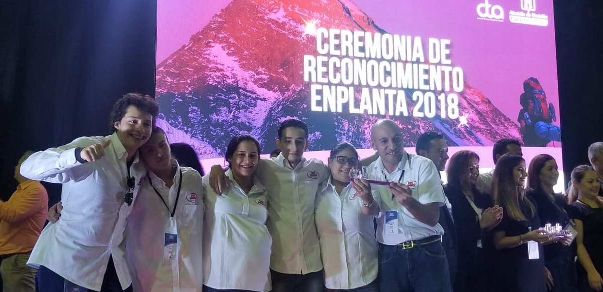cta_co's tweet photo. Medellín celebra la productividad: 10 empresas y sus equipos de mejoramiento recibieron reconocimientos como las mejores de #enplanta 2018, un representante de cada una contará con un cupo para viajar a misión de aprendizaje a Japón 2019. Un programa de @AlcaldiadeMed con @cta_co https://t.co/qOF5qjoUnE