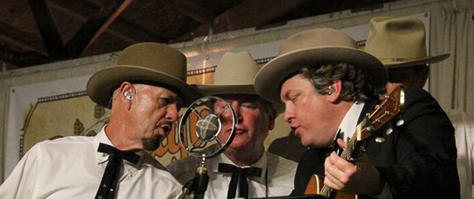 BluegrassToday's tweet photo. Sleep With One Eye Open from The Earls
  https://t.co/UJ0Cvf4jfe https://t.co/qhL3RQEM0q