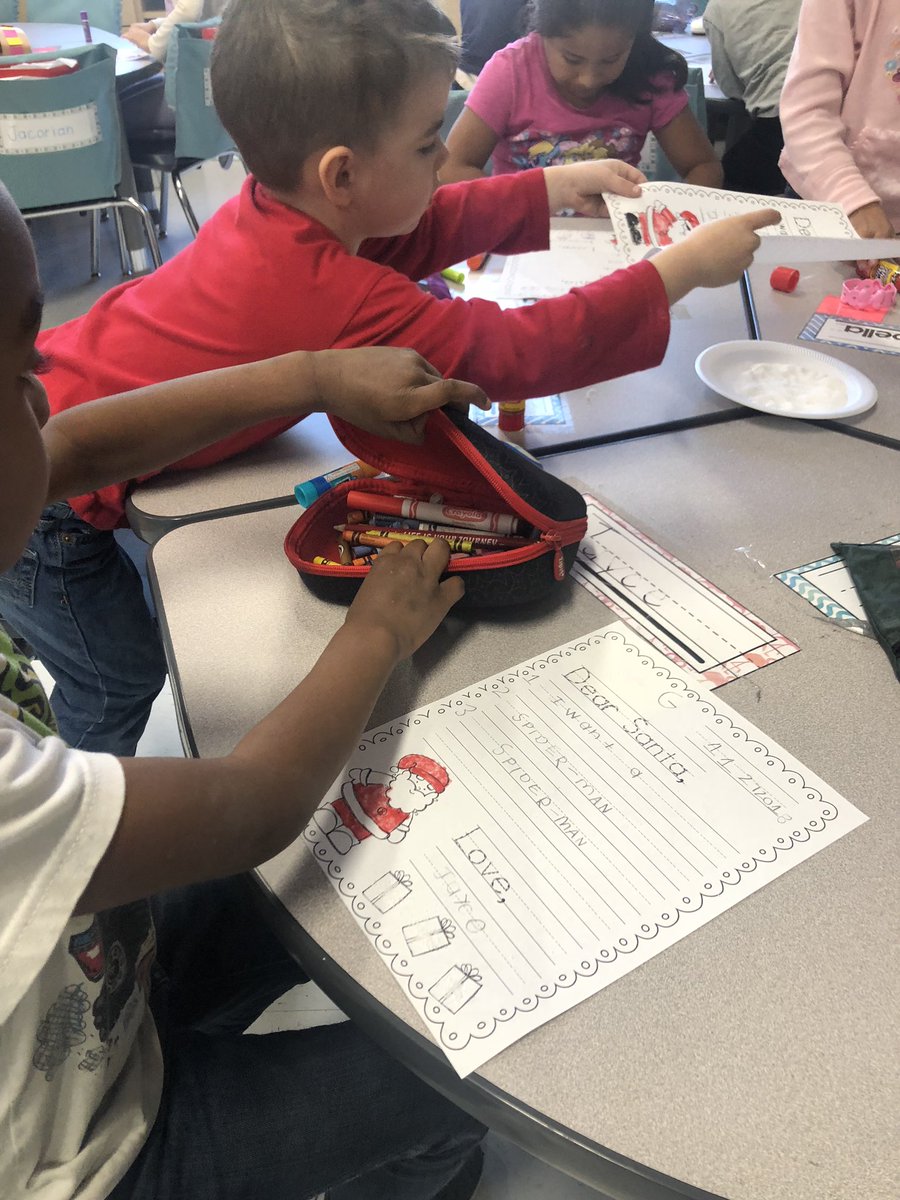 mrsjesshardwick's tweet photo. Today we traveled to Germany and learned all about their holiday traditions! We sprinkled “sugar” on our letters to Santa 🎅 #ruthes https://t.co/s60dHcgJGO