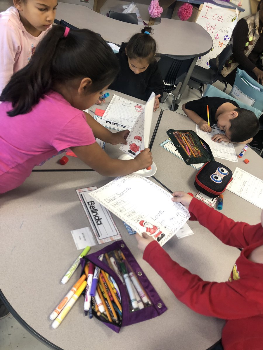 mrsjesshardwick's tweet photo. Today we traveled to Germany and learned all about their holiday traditions! We sprinkled “sugar” on our letters to Santa 🎅 #ruthes https://t.co/s60dHcgJGO