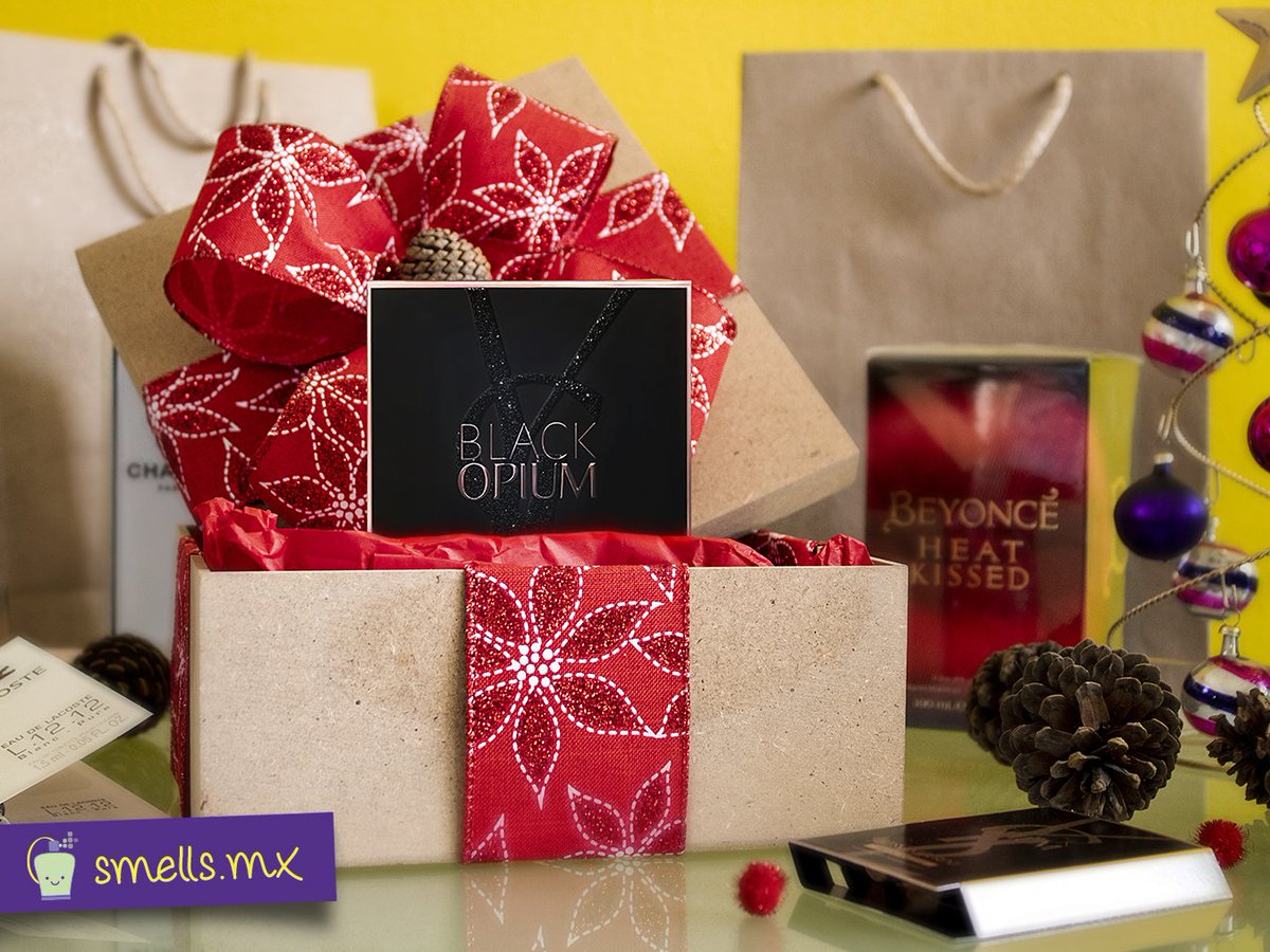 SmellsMX's tweet image. No es por presumir, pero mira qué lindas están nuestras envolturas navideñas. 😍🎁🌲 ¡Y son GRATIS! Regala o regálate belleza. Visita smells.mx y ahorra todos los días. | #MiSmells #PerfumesYCosméticos
