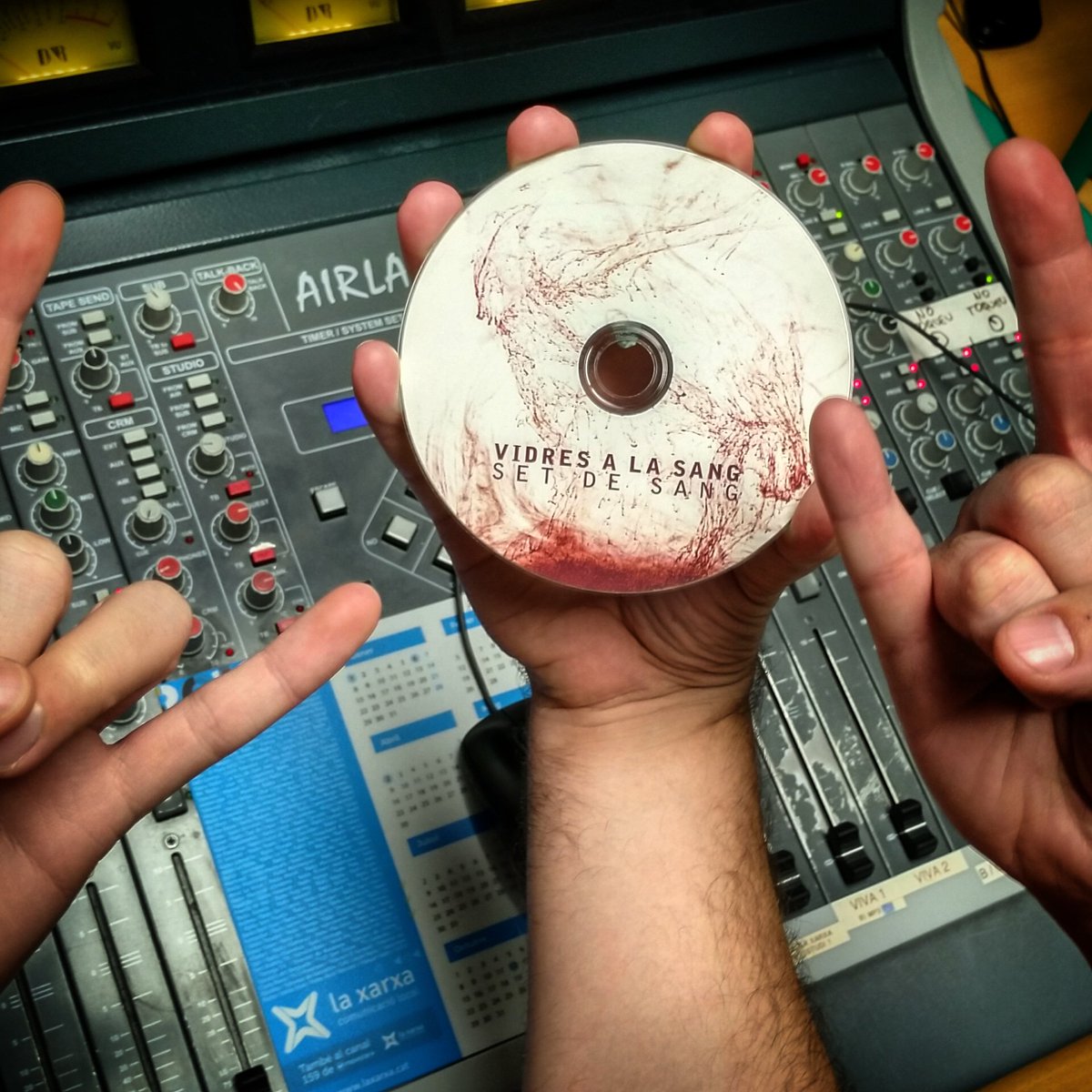 ZonaMetallRadio's tweet photo. Divendres que ve, parlarem del retorn de Vidres a la Sang amb un disc, que és ferm candidat a disc de l'any. 🤘🤯 #VidresALaSang #SetDeSang #BloodFireDeath #NouÀlbum #DeathMetal #MetallCatalà #ProgramaDeRadio #ZonaMetall https://t.co/FqVvj9BvxK