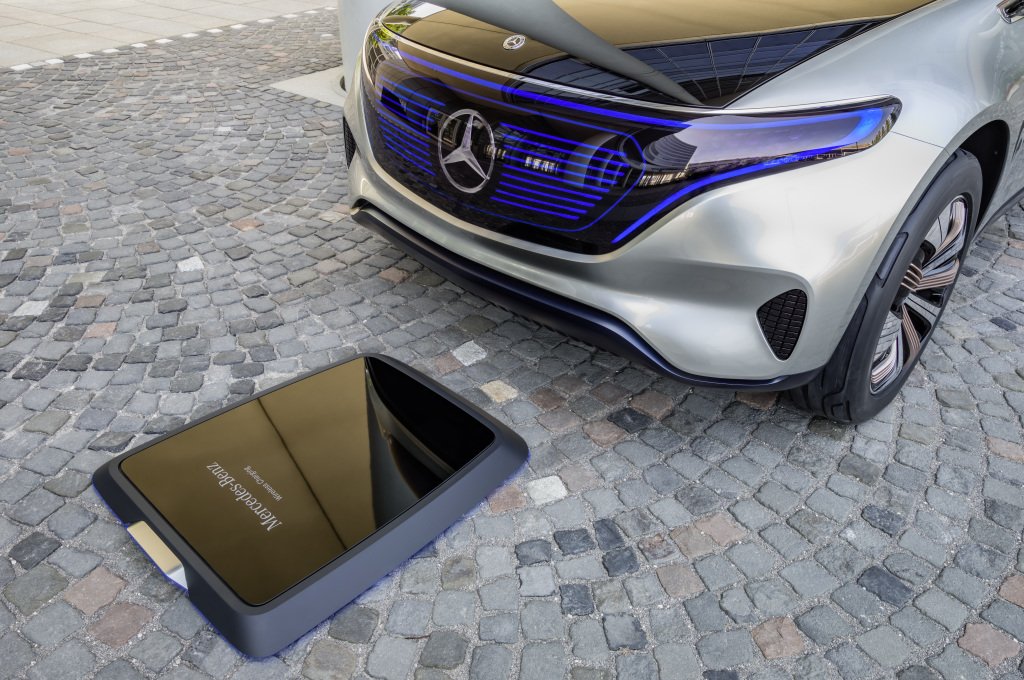 MercedesBenzMx's tweet photo. Con tecnología de última generación, los vehículos EQ de Mercedes-Benz están listos para cargar en casa y de manera rápida. #switchtoEQ https://t.co/TEVeOPC3dc