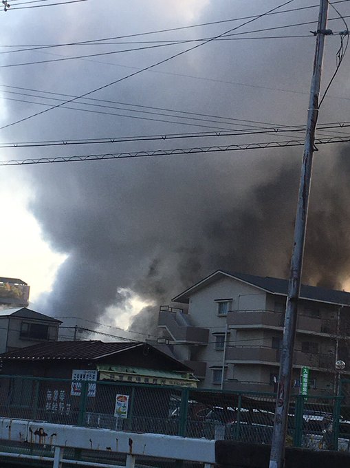火事 コーナン千里山田店で大規模な火災 周囲に黒煙たちこめる ガスタンク近いし怖い 吹田市山田北 まとめダネ 火事 コーナン千里山田店で大規模な火災 周囲に黒煙たちこめる ガスタンク近いし怖い 吹田市山田北 まとめダネ
