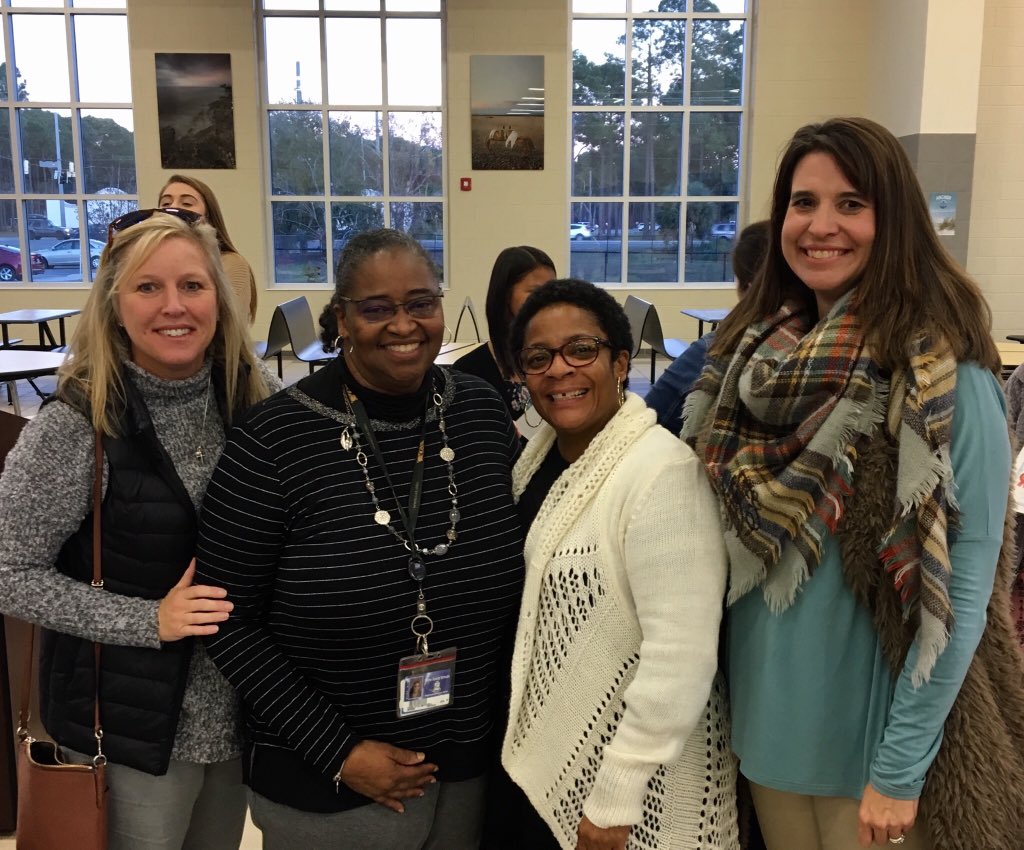 Satilla Marsh is proud of our “Difference Maker”! Mrs. Mitchell! Thank you to the Student Advisory Board for recognizing a great group of teachers this afternoon! #differencemakers          @glynnschools <a href="/GlynnCountySSAC/">Glynn County Schools Student Advisory</a>