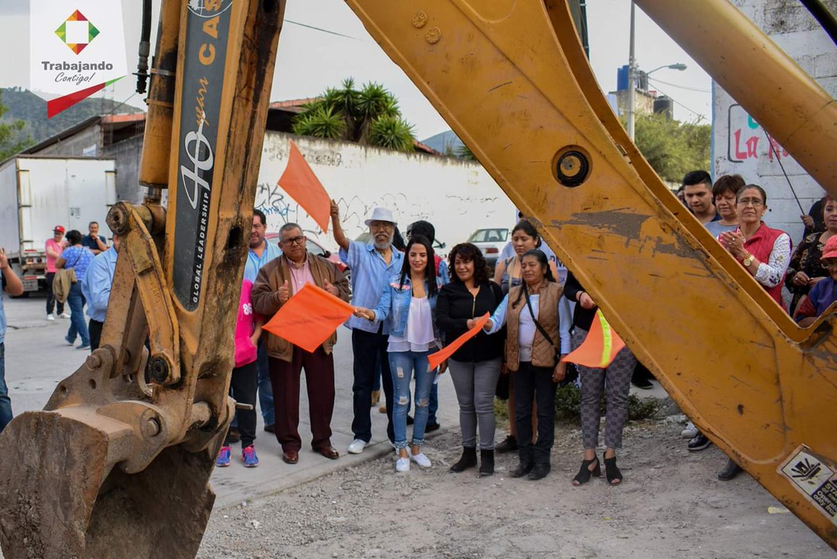 AdanBe's tweet photo. Con mucha alegría #SeguimosTrabajandoContigo, gracias a la gestión entre vecinos y esta administración, damos arranque a la pavimentación con #ConcretoHidráulico de la calle "Hormiga" en Ampliación Buenavista 2da Sección. 

#Tultitlán #EdoMex. https://t.co/mllvGqLSka
