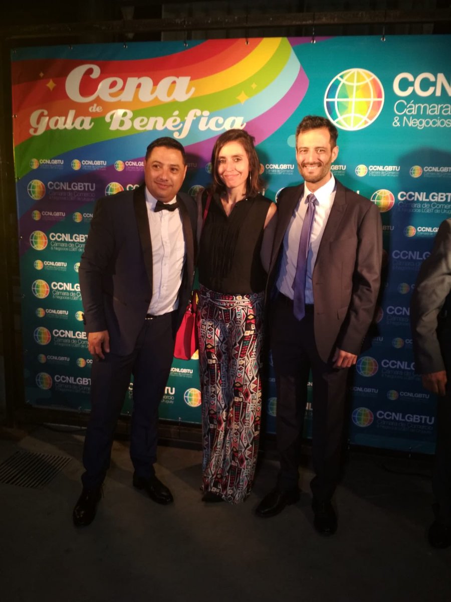 ProntoUy's tweet photo. Presentes @ramosgraciela2 y @NessiPablo de nuestro equipo en la #CCNLGBTU #GalaLGBT2018 ¡Un orgullo apoyar y acompañar esta cena! @CamaraLGBTuy https://t.co/VbzuSy1y4O
