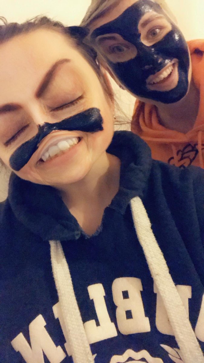 Chels_Humpage's tweet photo. If someone told me I’d find the love of my life at 25 I’d of laughed in their face but since finding you I’ve never felt so complete! You bring happiness to my life and you bring out the real me 🙈 I appreciate you more than words can describe 💜💜I LOVE YOU!@Joaanneeeee_x 💜💜 https://t.co/vSKix5UiKT