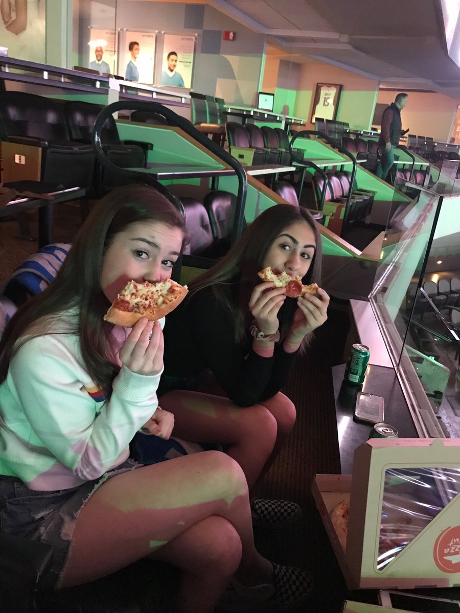 Bergsquared's tweet photo. #kissjingleball we are living the suite life and ready for @whydontwemusic https://t.co/0OzSF1gUuV