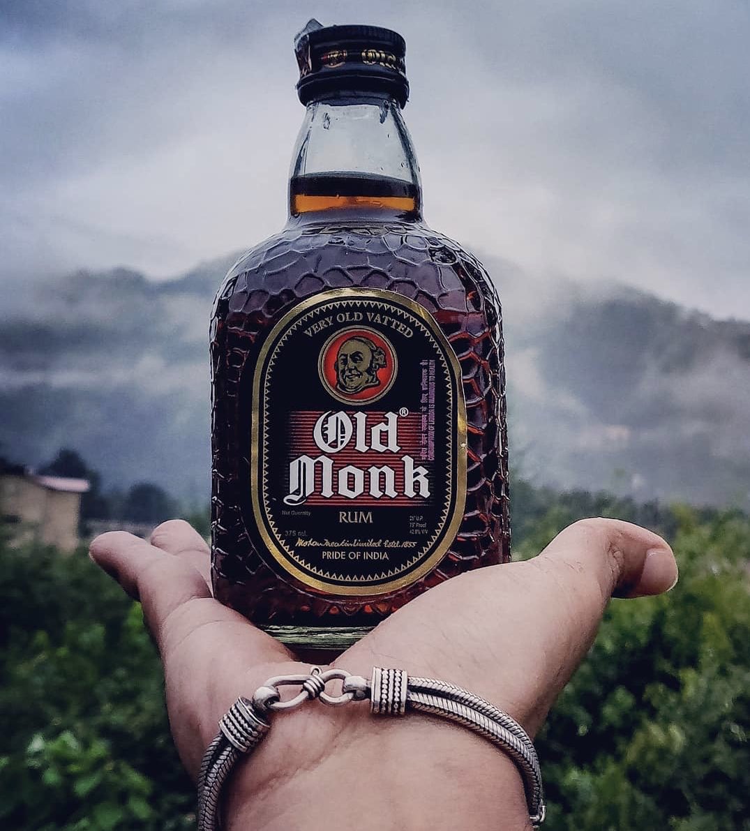 See verb. Олд ответ. Как ответить на вопрос how old are you. How old are you как ответить. Ром старый монах индия.