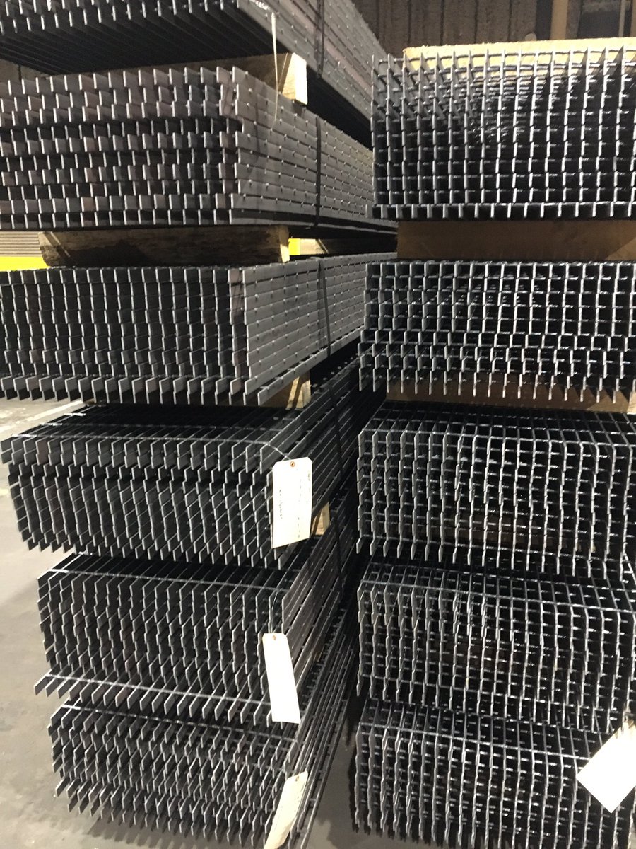 LeslieKayN88's tweet photo. Scenes from Bourbonnais. Great tour for the sales team today! @NucorGrating #TreadShear #BarGrating #SafetyFirst #WomenInManufacturing https://t.co/H9H2FcIHB1