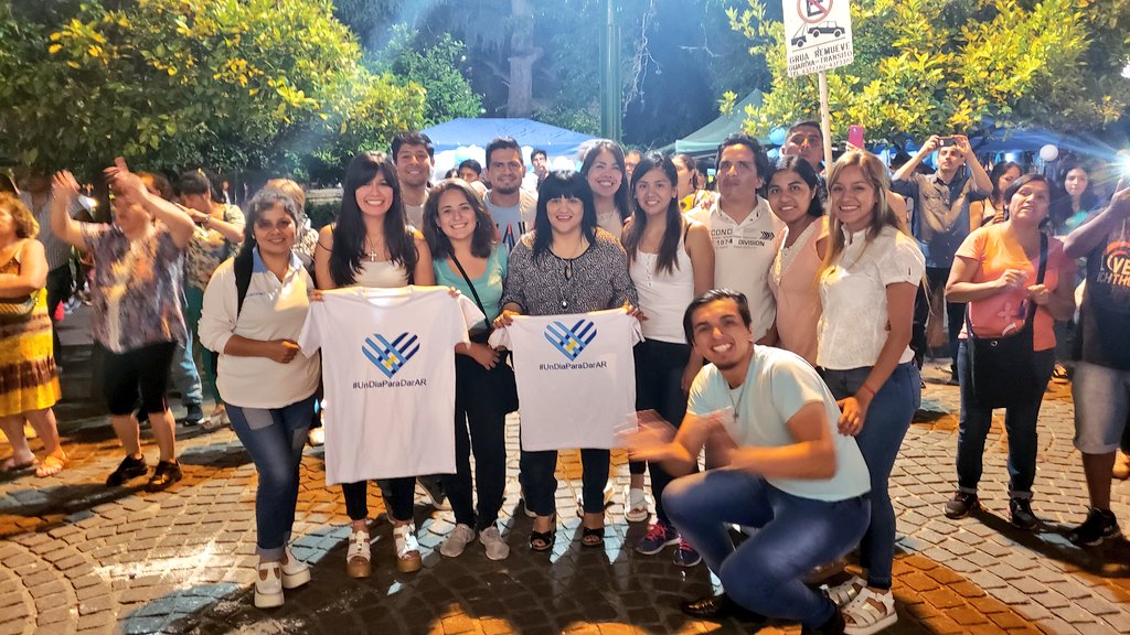 CristinaGomezOK's tweet photo. #Ahora en Plaza 9 de Julio, Salta solidaria #UnDiaParaDarAr #UnDiaParaDarSalta
#UDPD2018 @GustavoSaenzOK @MuniSalta @CooperadoraSalt https://t.co/yfaAUd8d1R