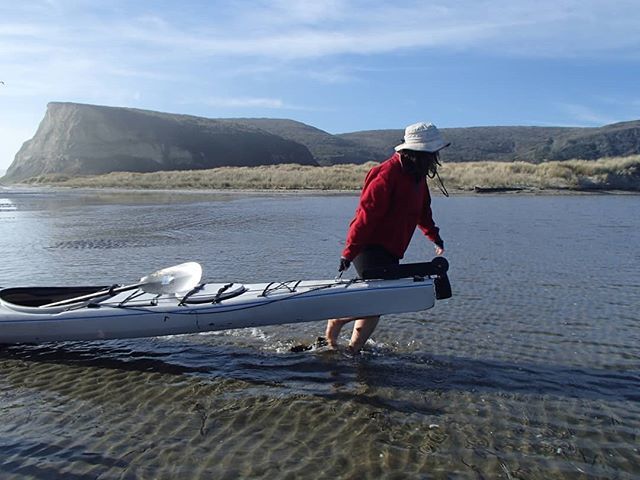 Slug_Pace's tweet photo. Dragging the kayak back after our lunch break, tide went down. https://t.co/KSNJkoc6qF https://t.co/enWgmK5bCD