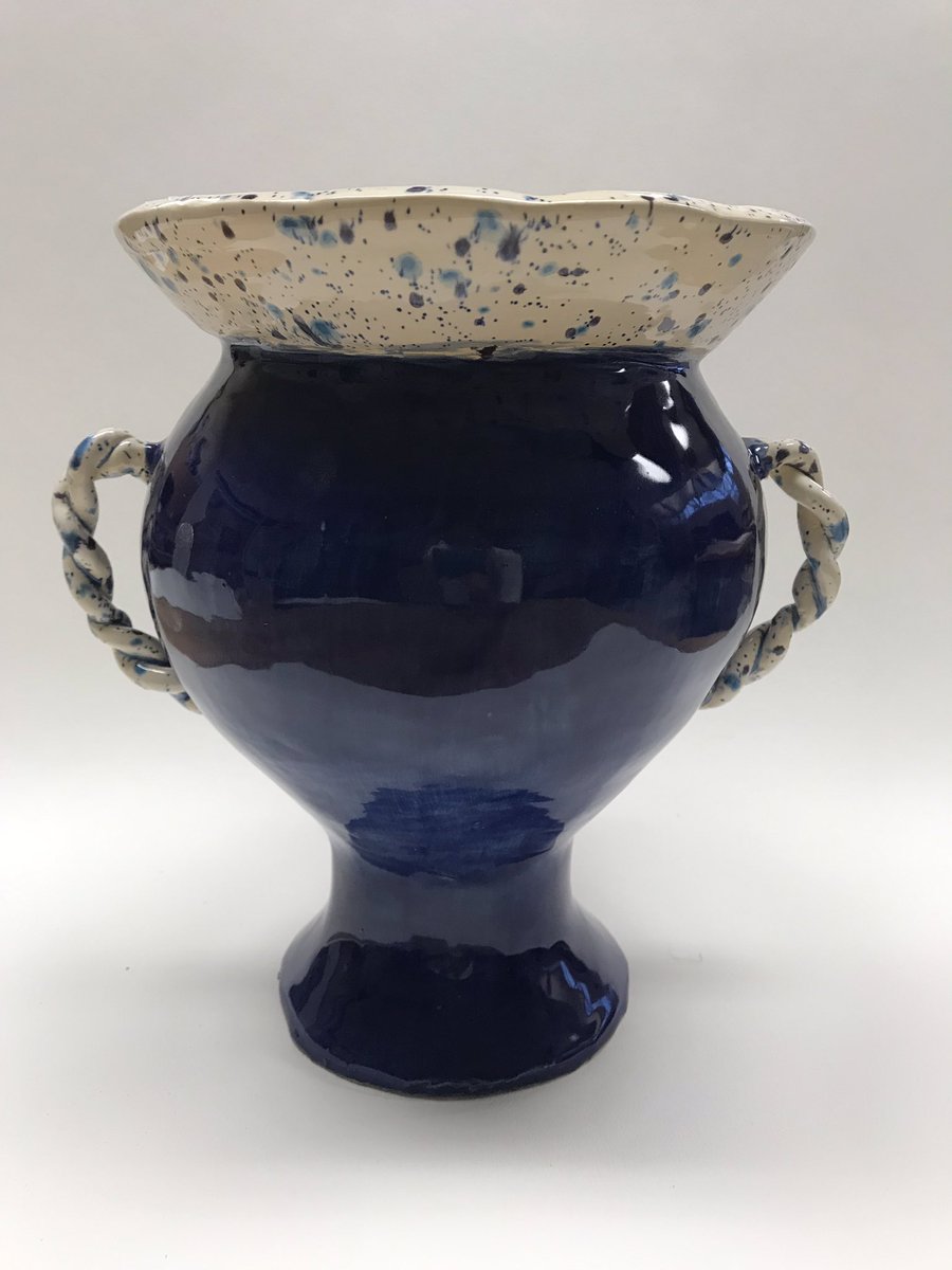 KilninIt's tweet photo. Ceramics A Coil Vessels 🏺#CeramicsMonthly #emergingartist #highschoolart #ceramics #arteducation #pottery https://t.co/5FOSG3xDfa