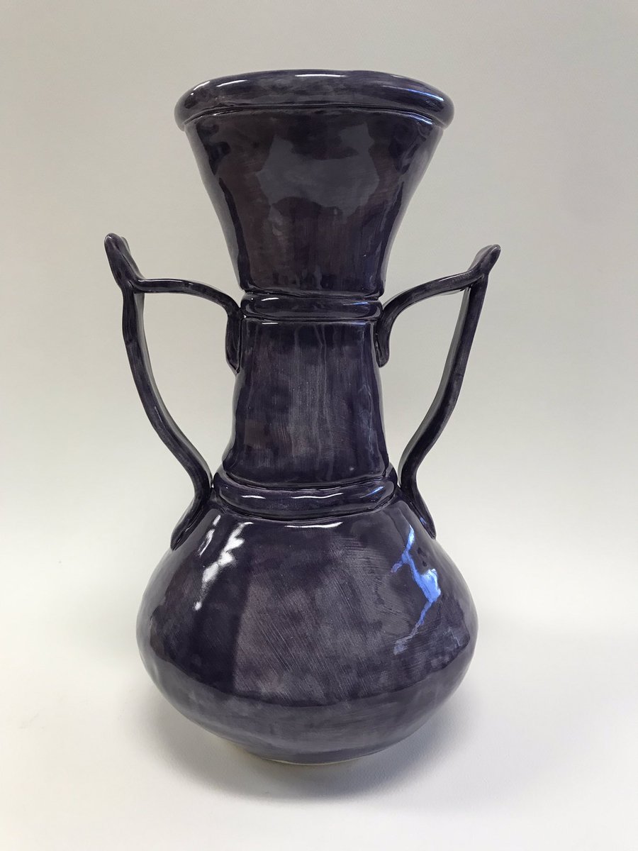 KilninIt's tweet photo. Ceramics A Coil Vessels 🏺#CeramicsMonthly #emergingartist #highschoolart #ceramics #arteducation #pottery https://t.co/5FOSG3xDfa
